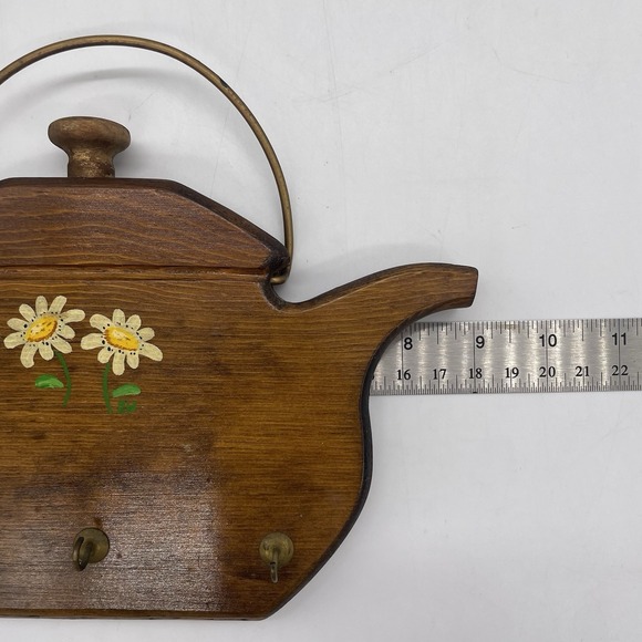 Vintage Wooden Tea Kettle Shape 3 Key Hook Hand Painted Daisy Cabincore Wall Art - Picture 8 of 8